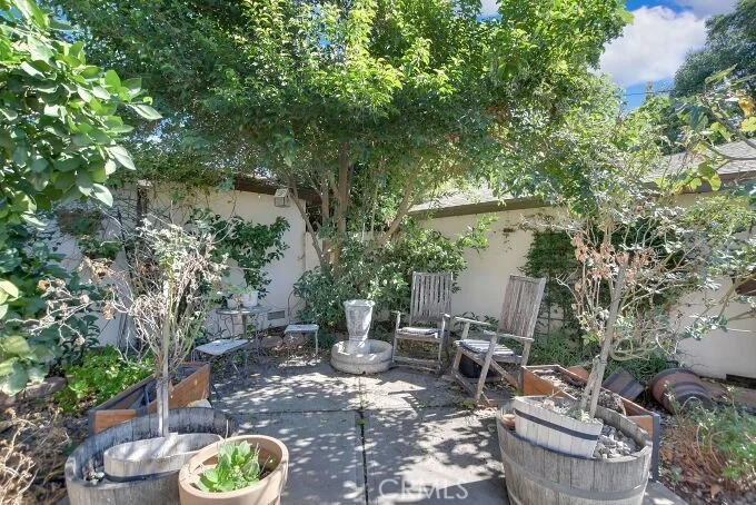 Photo of 422 W Ada Avenue