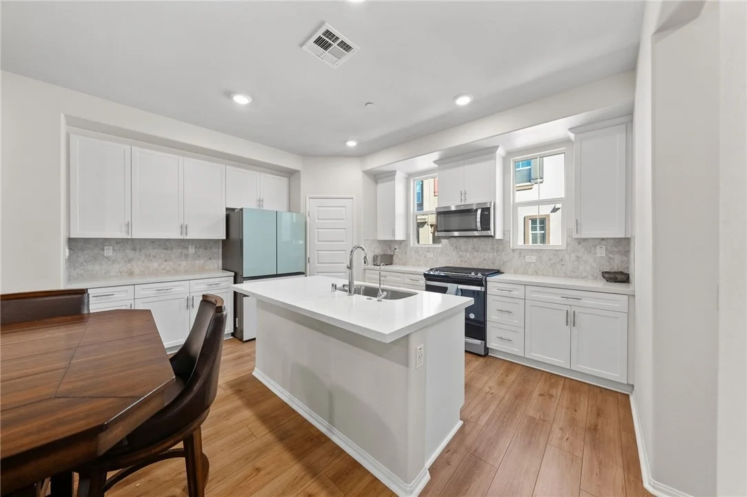 Photo of 40863 Melrose Drive