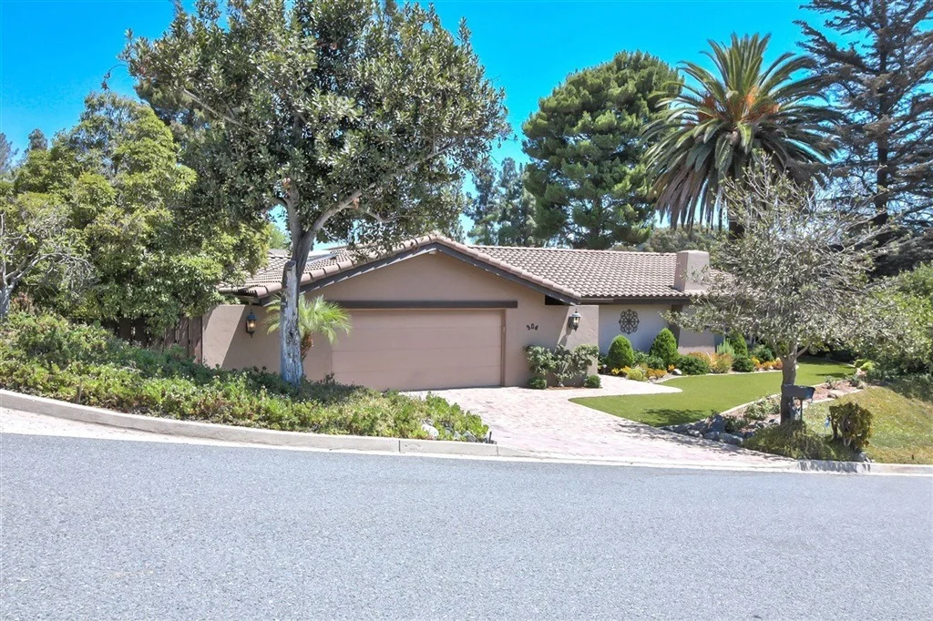Photo of 306 Dewitt Court