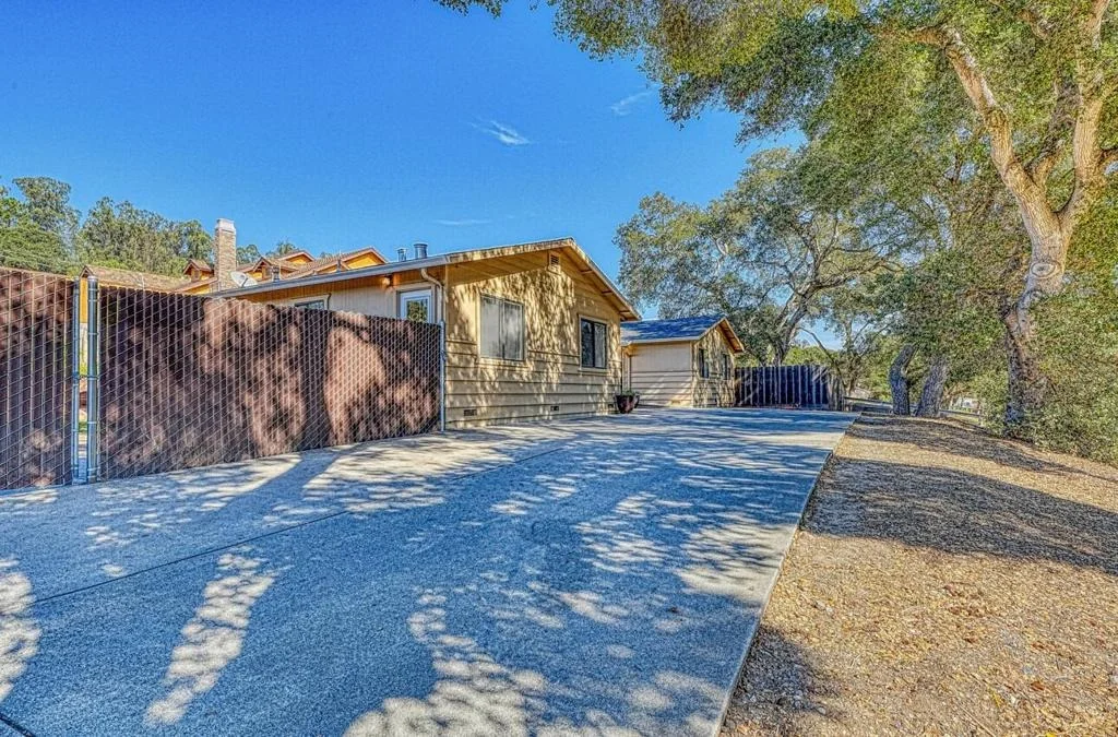 Photo of 7695 Pine Tree Way