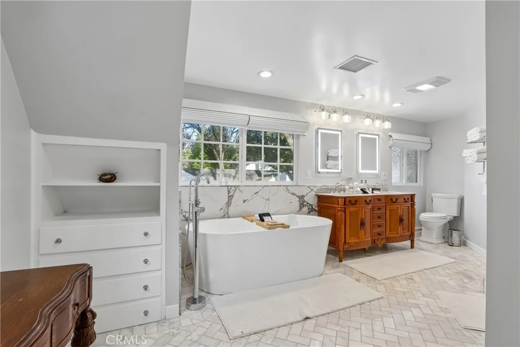 Photo of 229 Hemlock Drive
