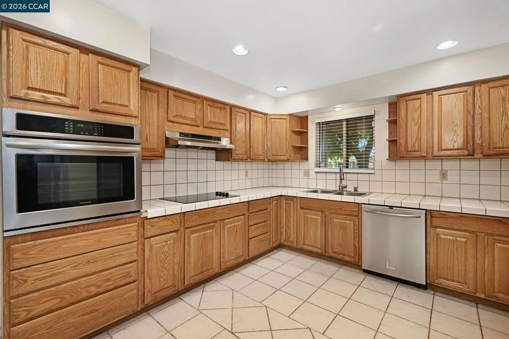 Photo of 1402 Canterbury Dr