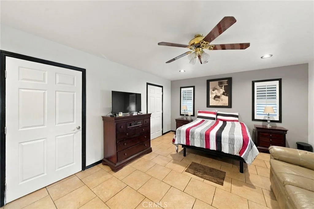 Photo of 2009 Graylock Avenue