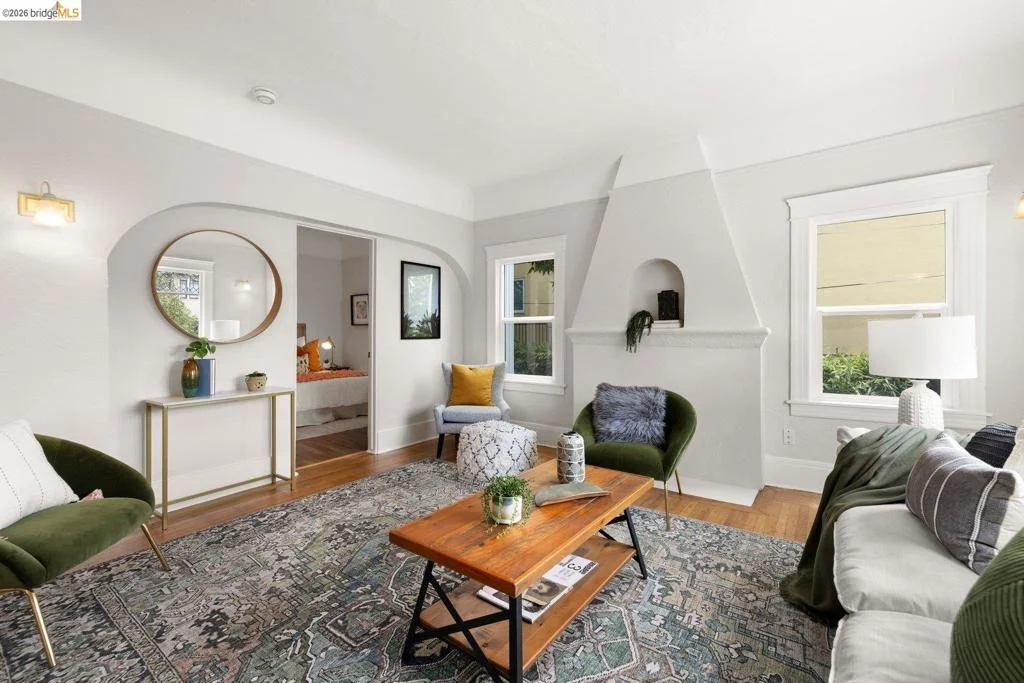Photo of 2633 Regent St
