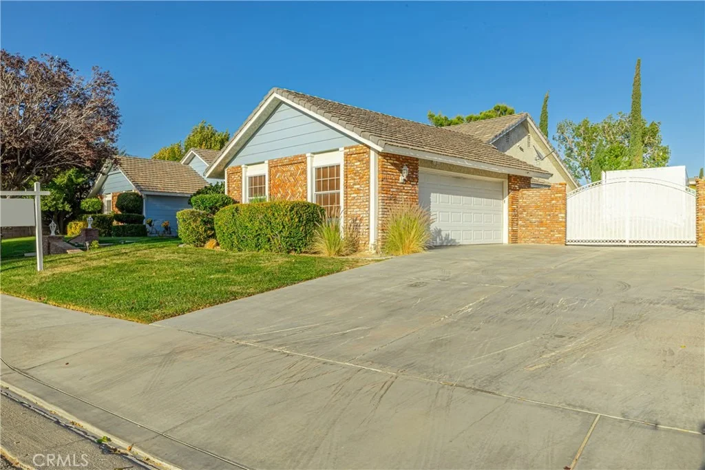 Photo of 43118 Roulette Lane