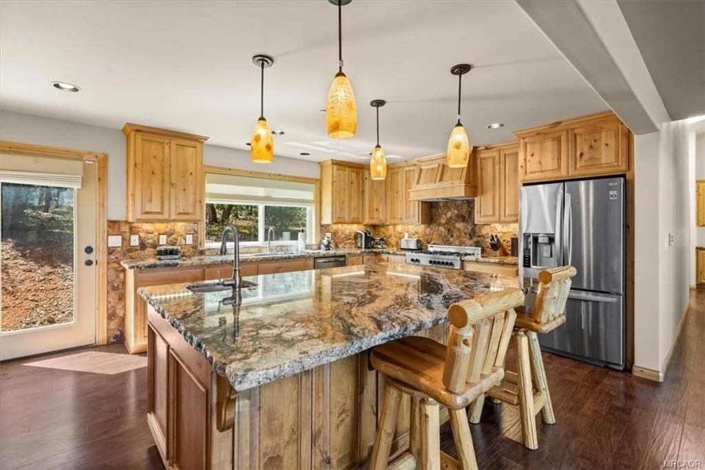 Photo of 1147 Alameda Road