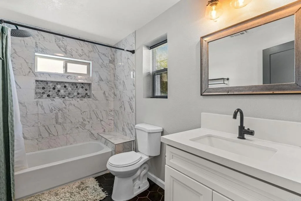 Photo of 6729 Broadway