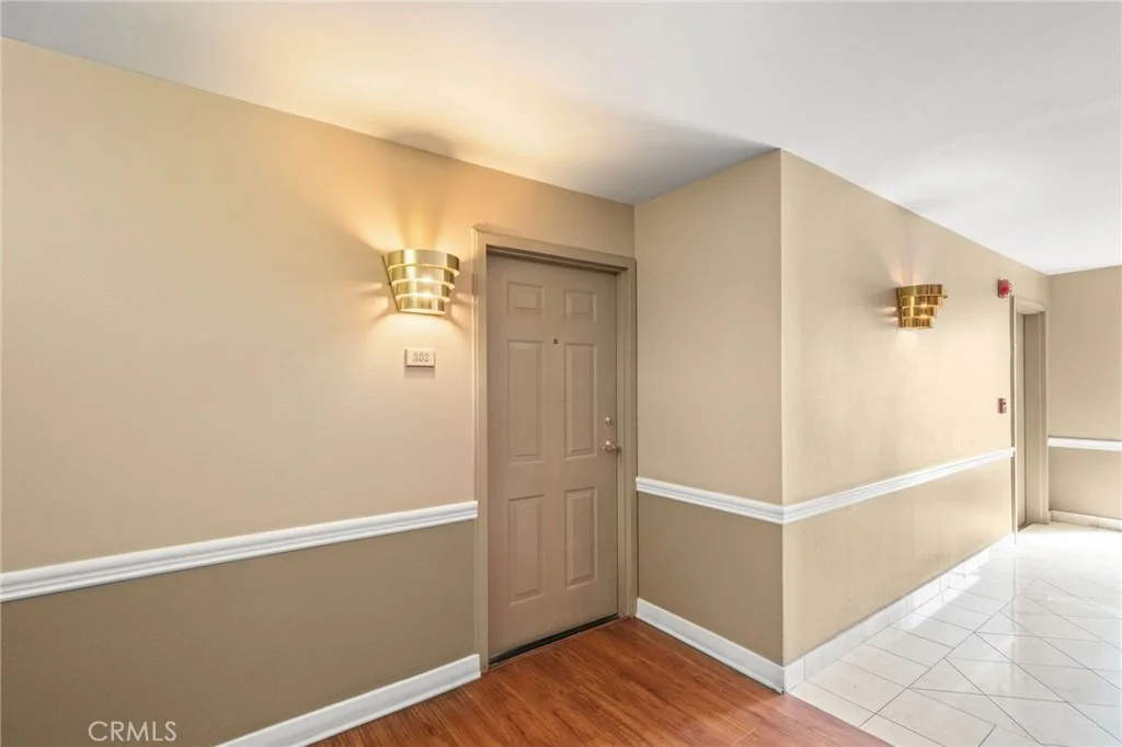 Photo of Unit 302 at 35 Linden