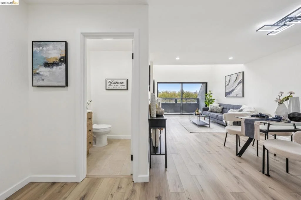 Photo of Unit 207 at 7 Embarcadero West