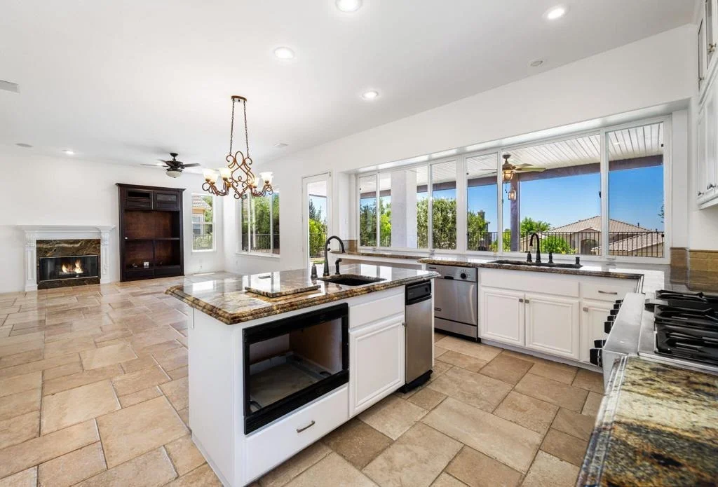 Photo of 13435 Canyon Crest Road