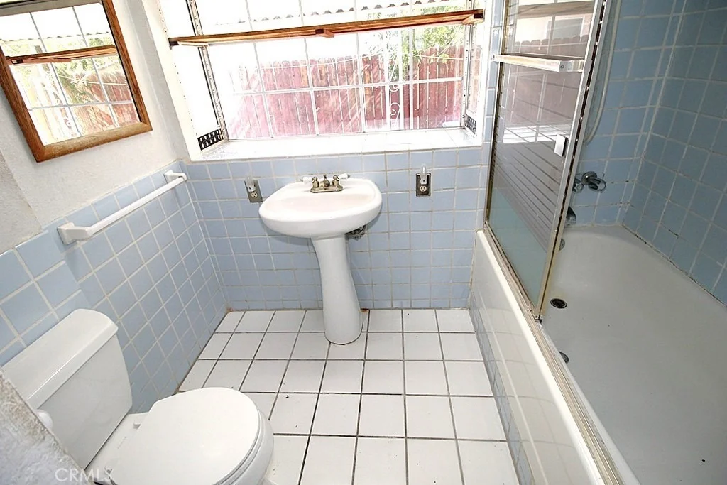 Photo of 100 E Desert View