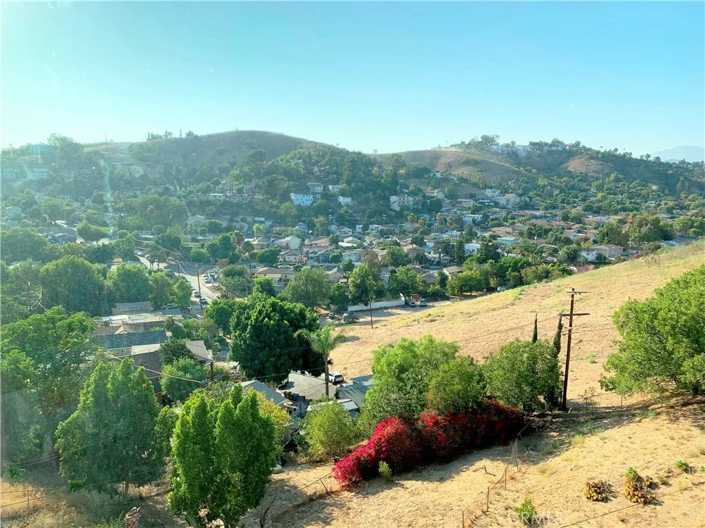 Photo of 4053 Barrett Road