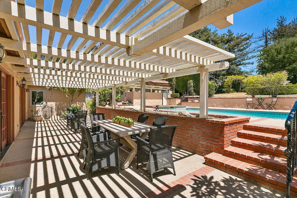 Photo of 567 N Avocado Place
