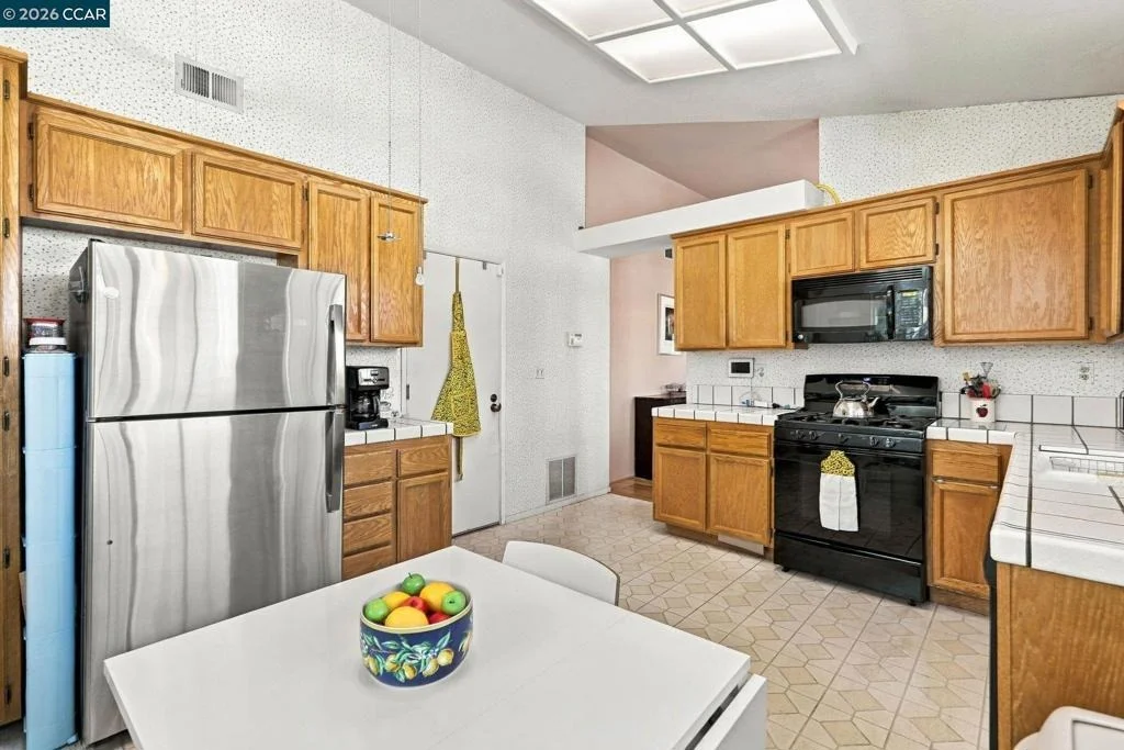Photo of 330 Aguilar Pl