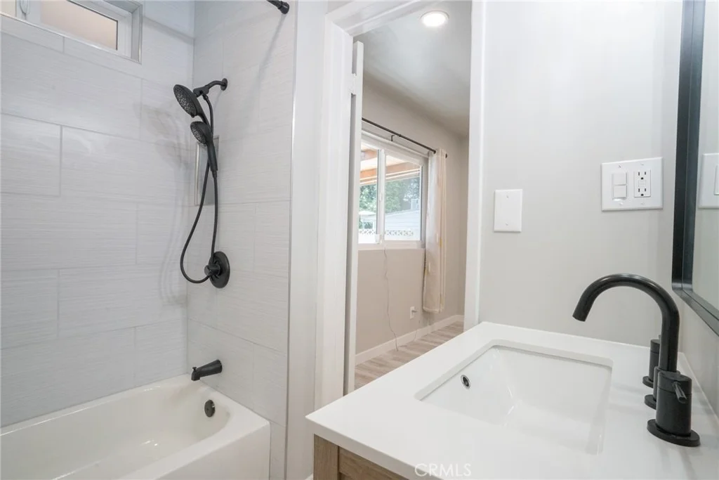 Photo of 6152 Oak