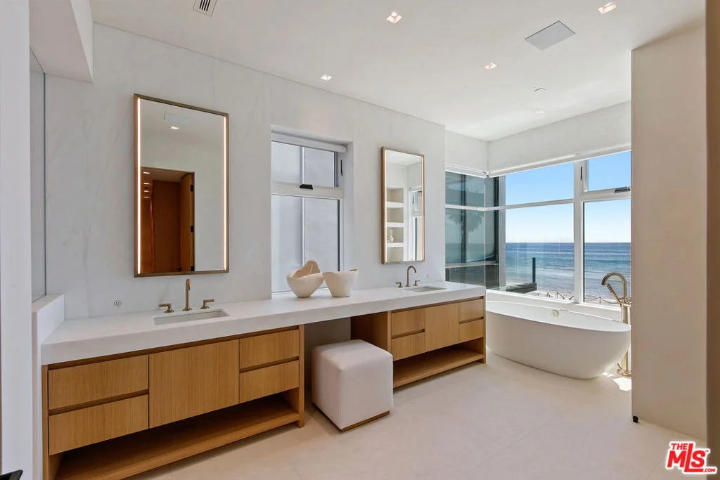 Photo of 31224 Broad Beach Road