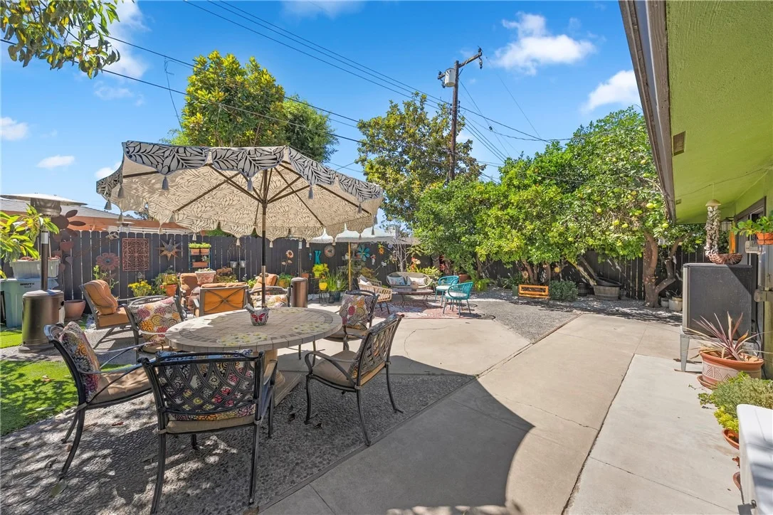 Photo of 1408 E Fairway Dr