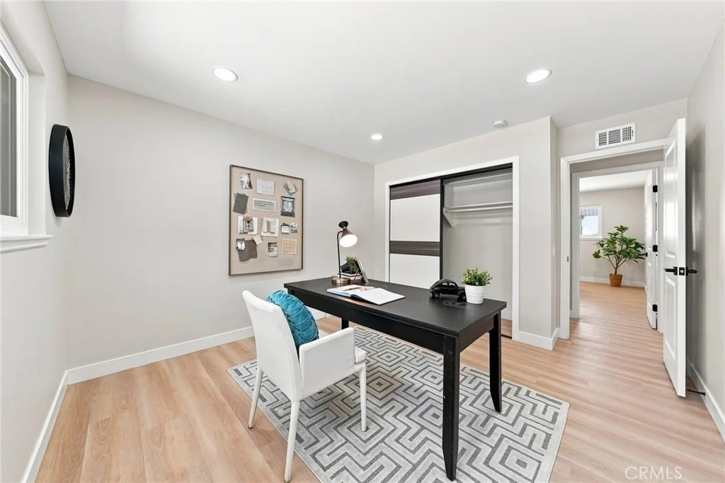 Photo of 633 Dorothy