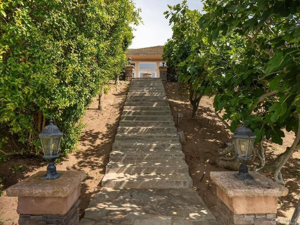 Photo of 2737 Dos Lomas