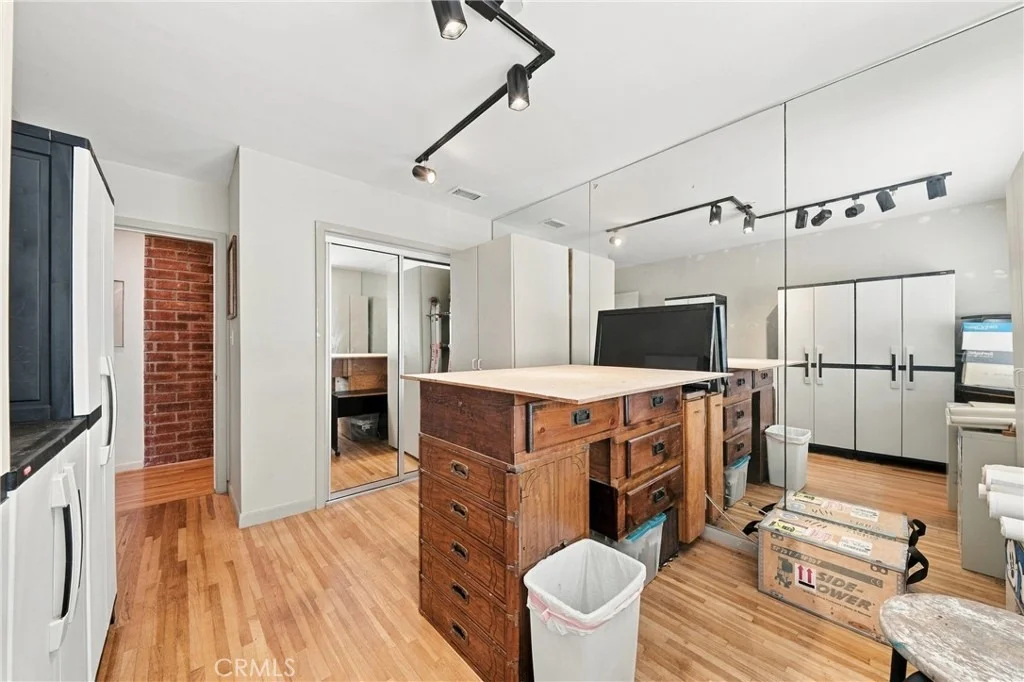 Photo of 5919 Hill