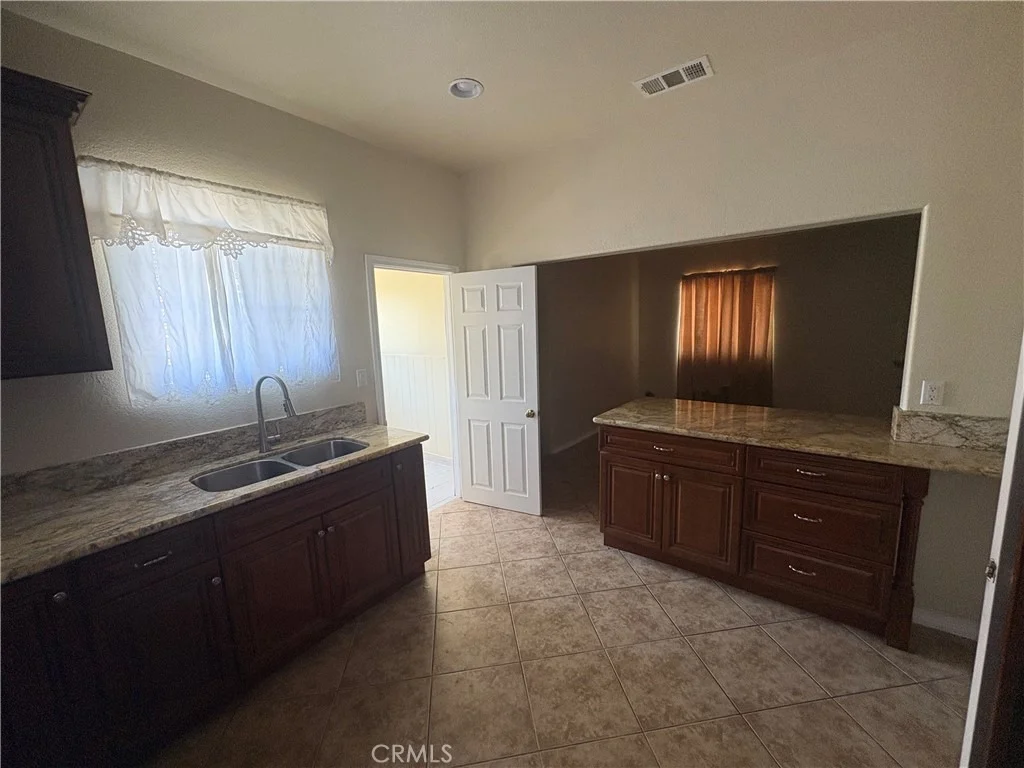 Photo of 3395 Franklin Avenue