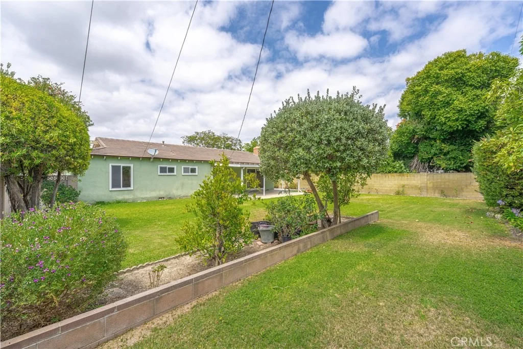 Photo of 3156 W Teranimar
