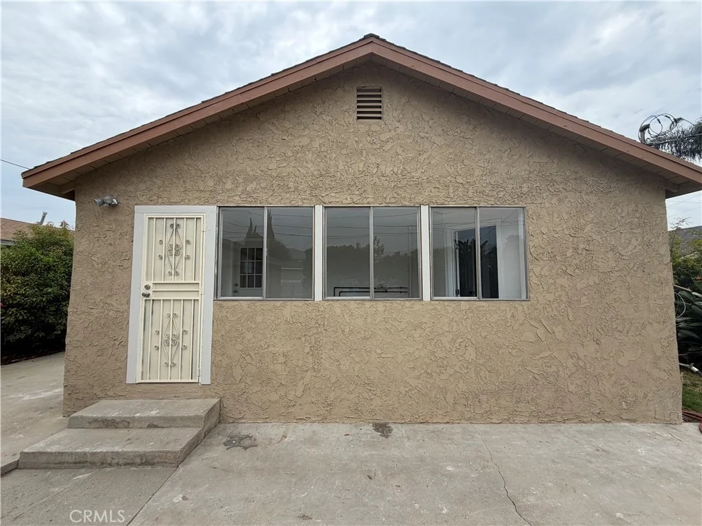 Photo of 543 E 3rd Street