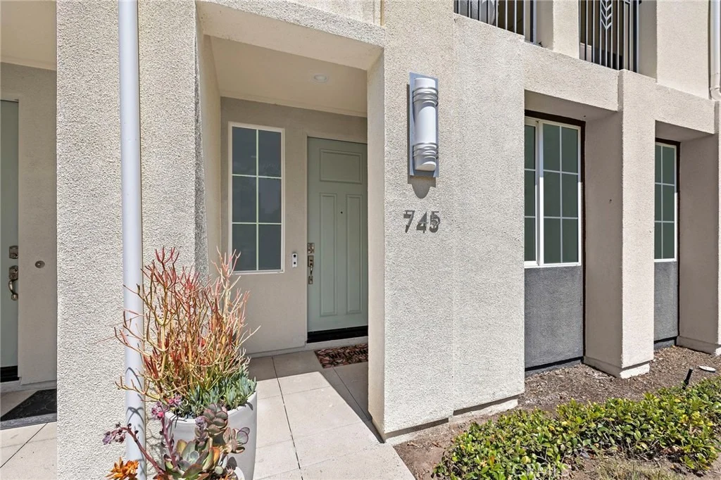 Photo of 745 Beacon