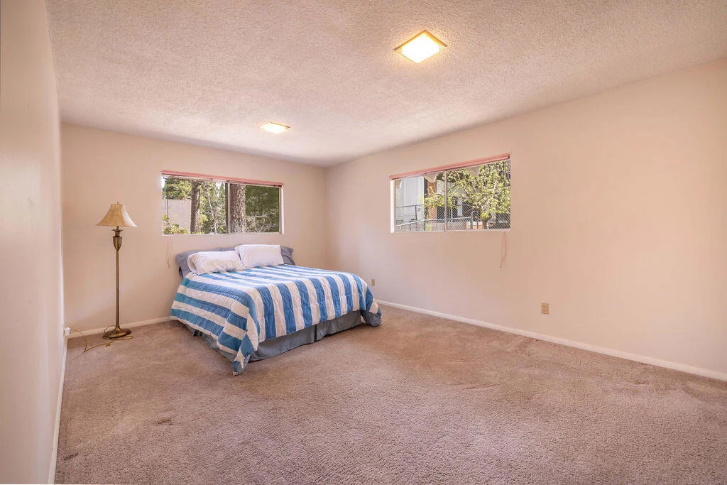 Photo of 41726 Comstock Lane