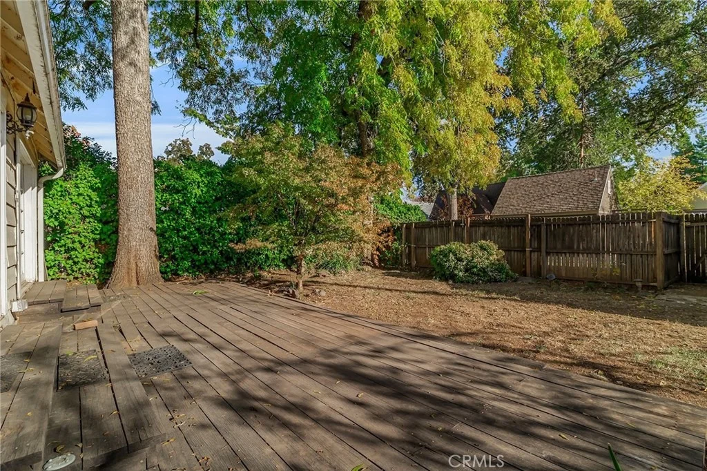 Photo of 667 E 8th Street
