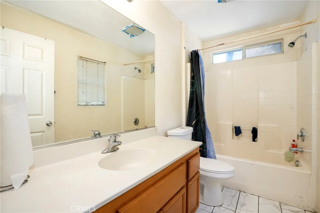 Photo of 893 W Kemp Court