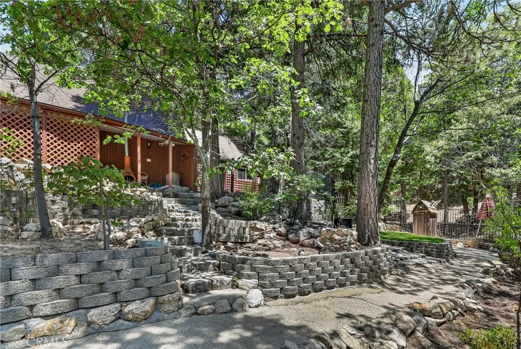 Photo of 615 Grass Valley Rd