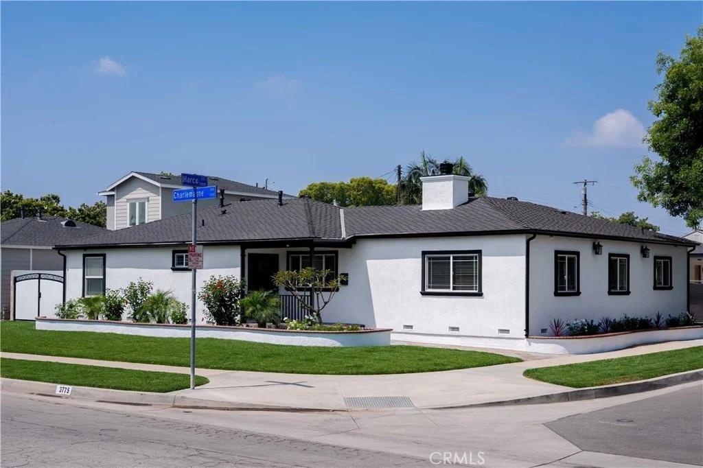 Photo of 3775 Charlemagne Avenue