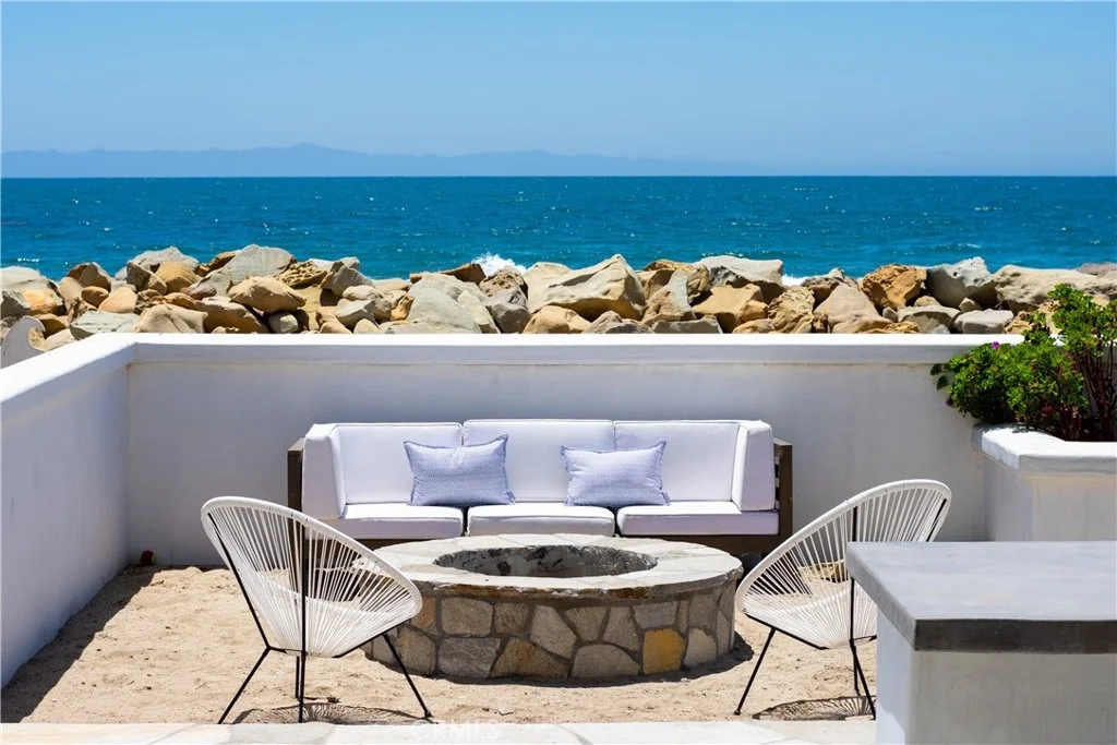 Photo of 5488 Rincon Beach Park