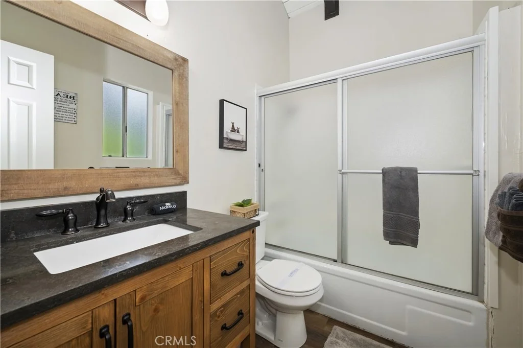 Photo of 42824 Cedar Avenue