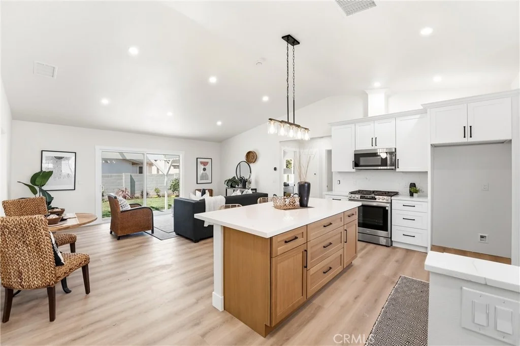 Photo of 1639 W Hill Avenue