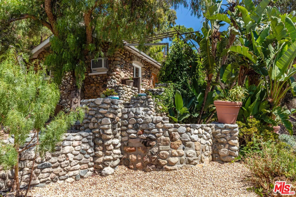 Photo of 2961 Gorge Road