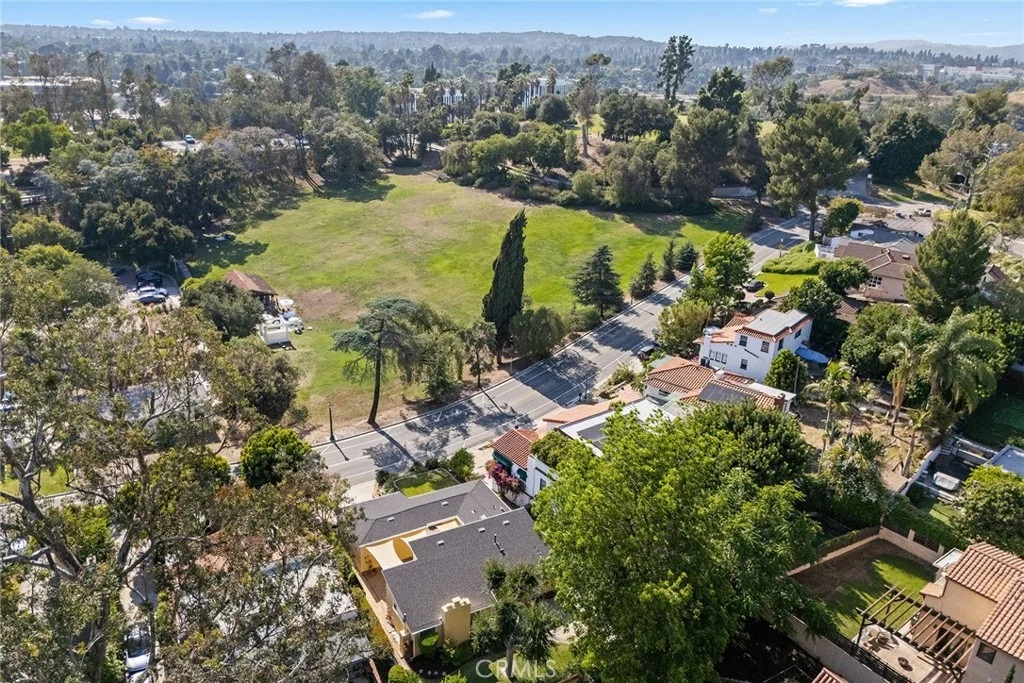 Photo of 1212 N Lemon