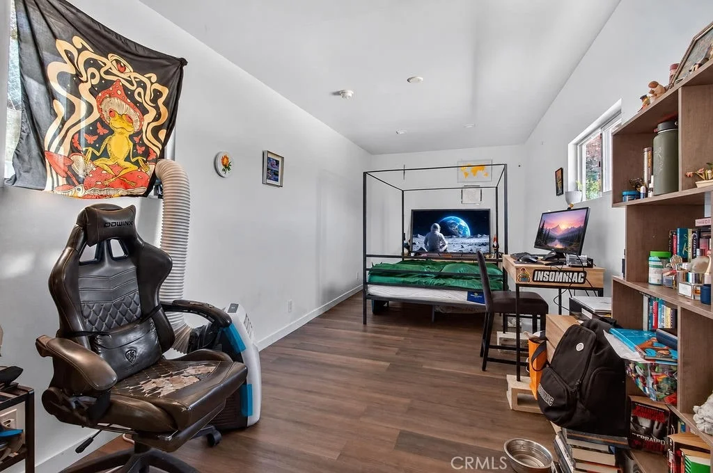 Photo of 1068 Loma Lane
