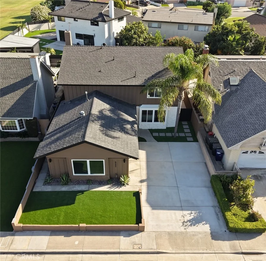 Photo of 5232 La Luna