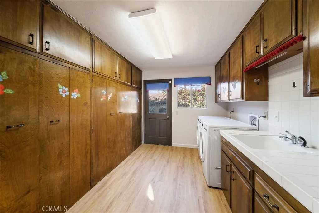 Photo of 880 Encanto Street