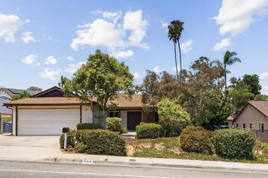 Photo of 818 Crest Drive