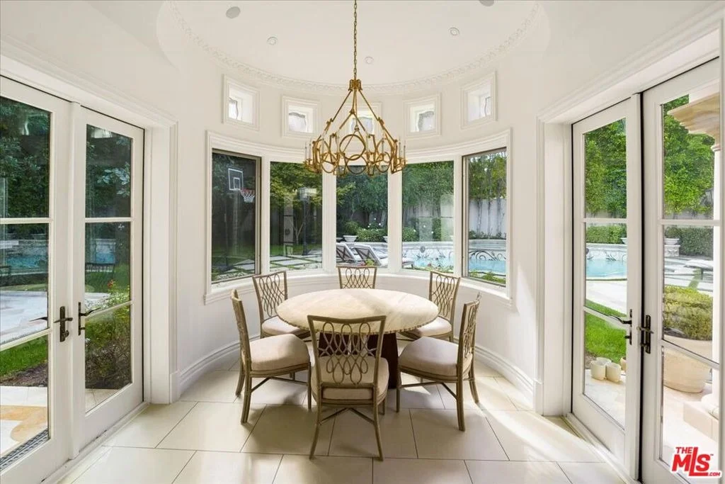 Photo of 813 N Alpine Drive