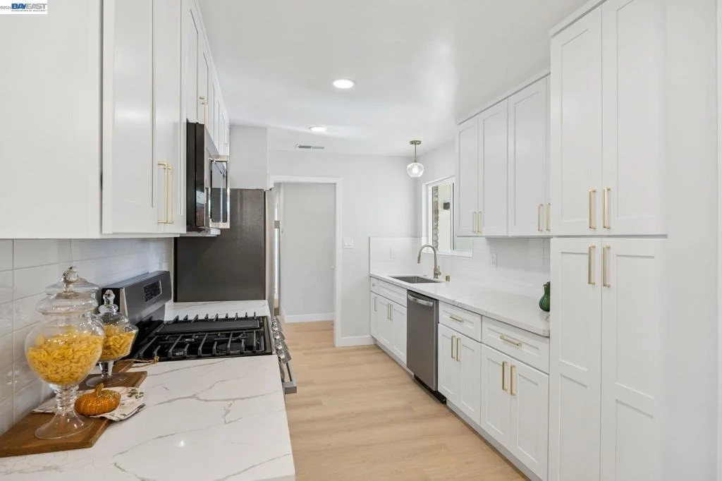 Photo of 7657 Kilrush Ave