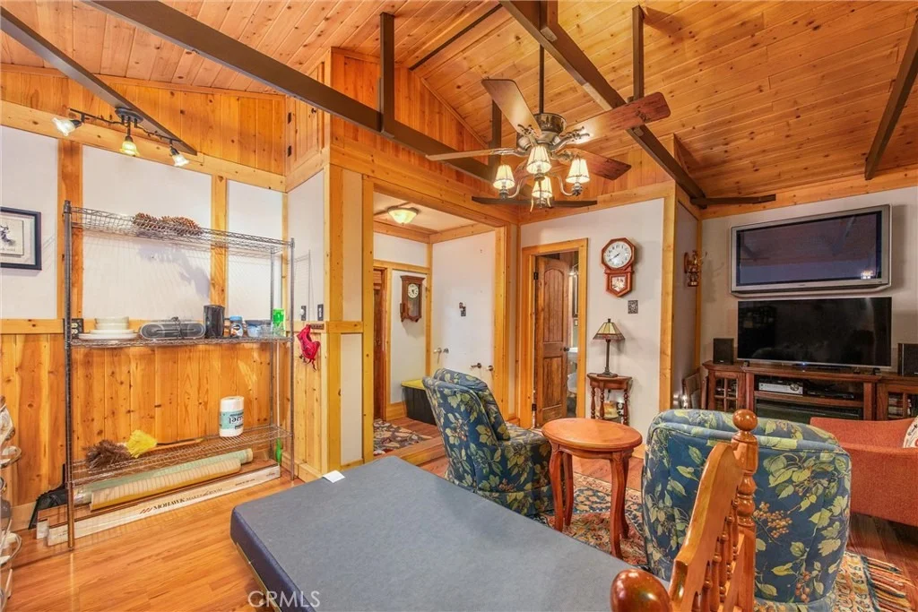 Photo of 14719 Boyle