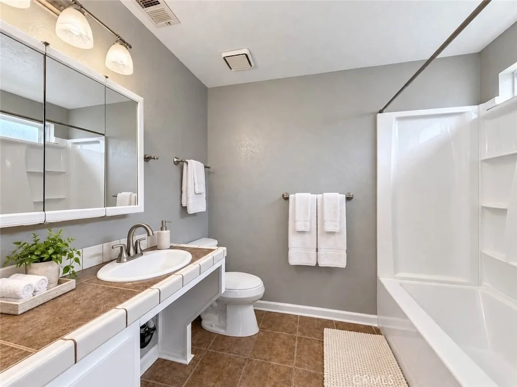 Photo of 1101 Cherry Lane