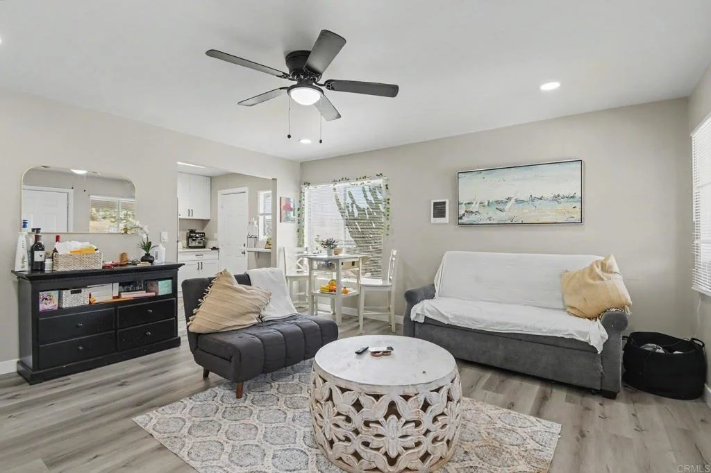 Photo of 2610 Helix St.
