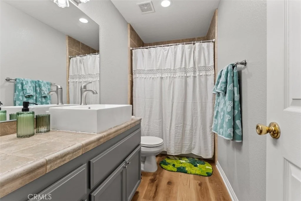Photo of 60205 Latham Trl