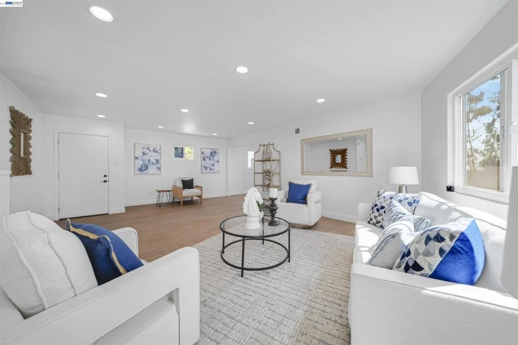 Photo of 1069 Central Blvd