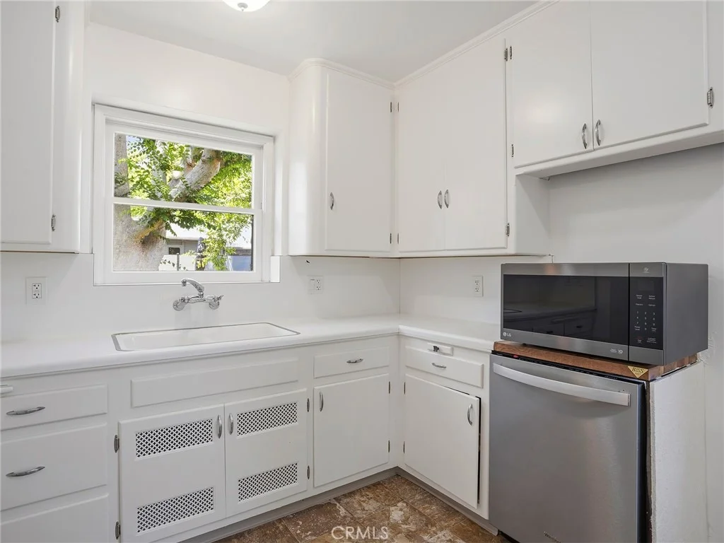 Photo of 1727 N Hill Avenue